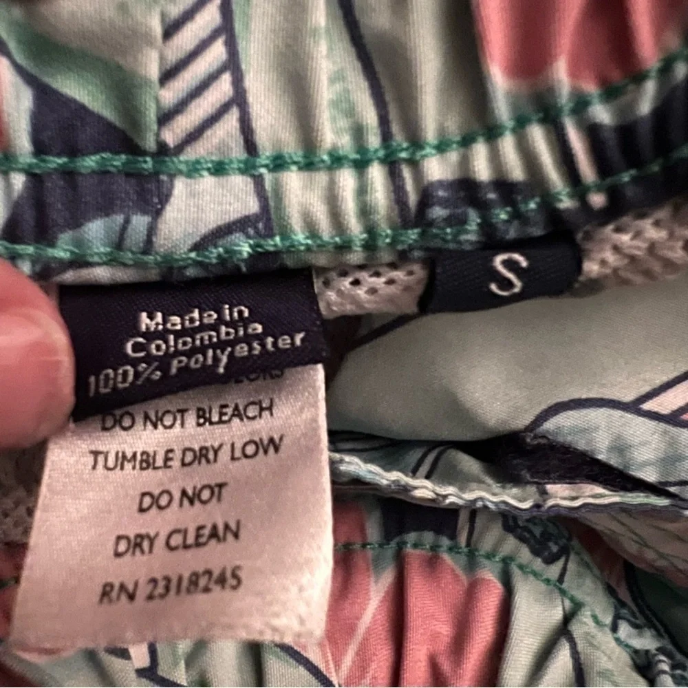 Vineyard Vines Men’s a happy Swim Trunks Pink Blue Flowers and Guitars Size Sm